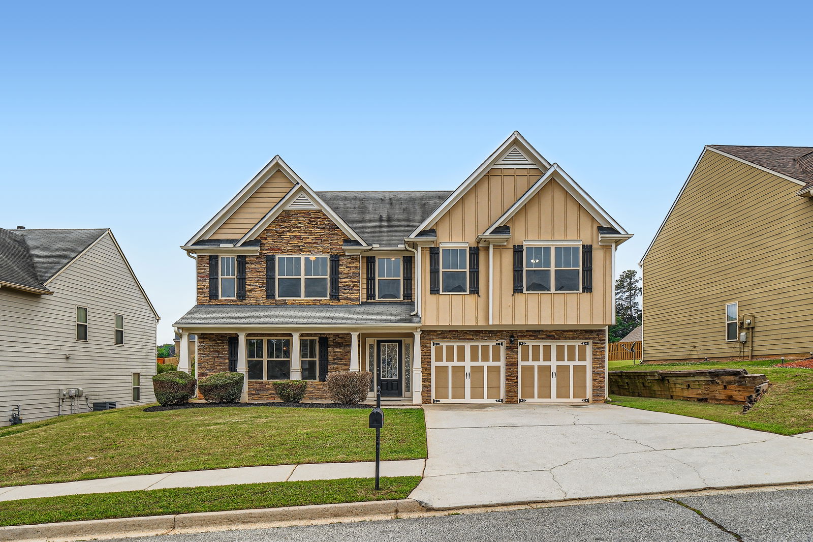 Property main image